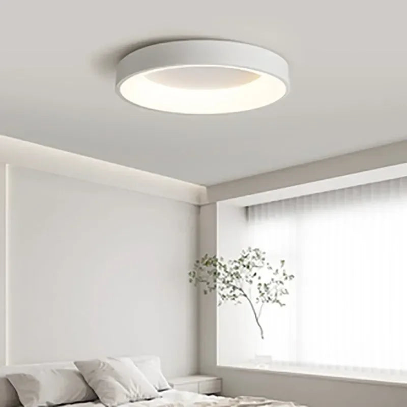 CelestialBeam - Runde norwegische LED-Deckenlampe für moderne Innenräume
