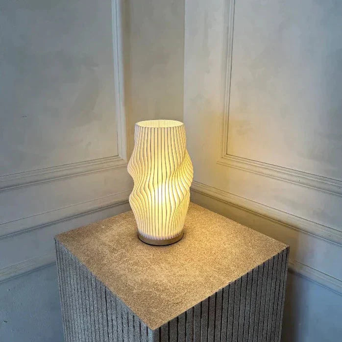 USB-Driven & Elegante Wellen-Design Tischlampe | WaveGlow
