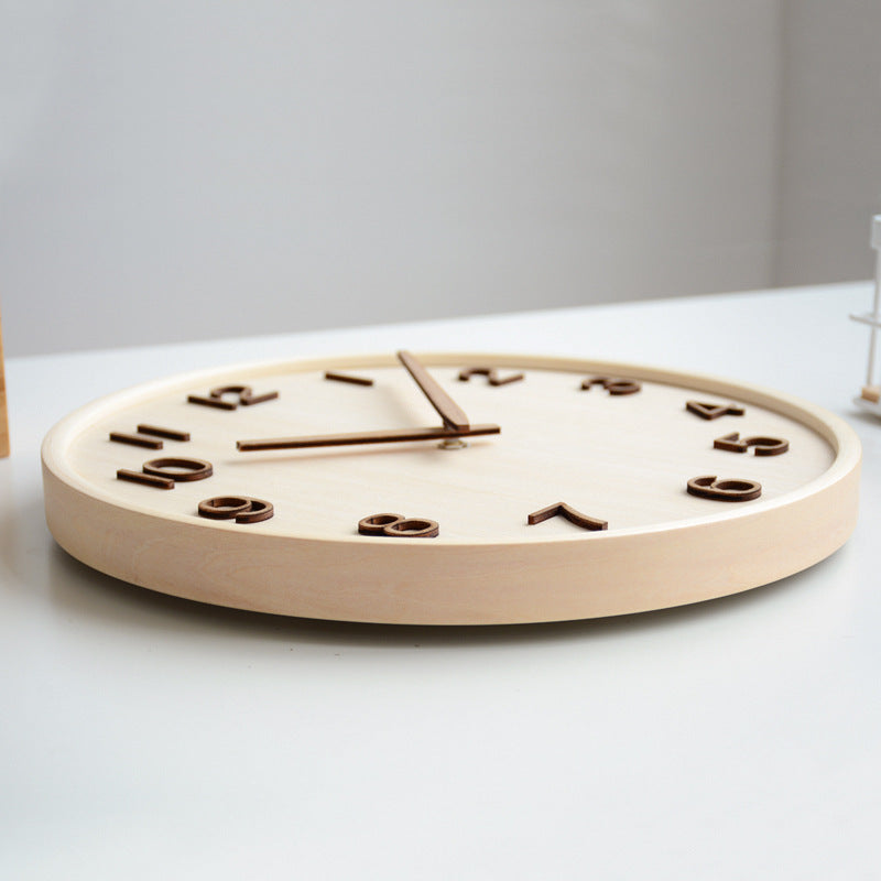 Analoge Holzwanduhr rund für das Zuhause