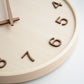 Analoge Holzwanduhr rund für das Zuhause