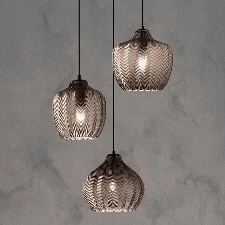 Frendorf | LuxeWave Nordic Glas-Pendelleuchte | Wellenstruktur | 1-Licht Barrel Design | Rauchgrau & Cognac Optionen