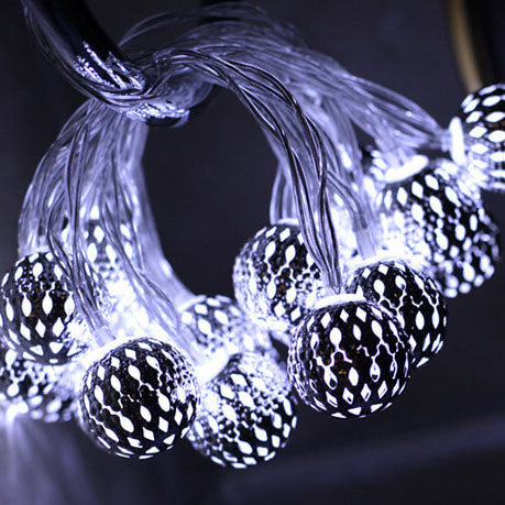 Solar-Lichterkette Marokkanische Kugel Bunte LED Weihnachtslichter Eisenkugeln Dekoration Außen Lichterkette