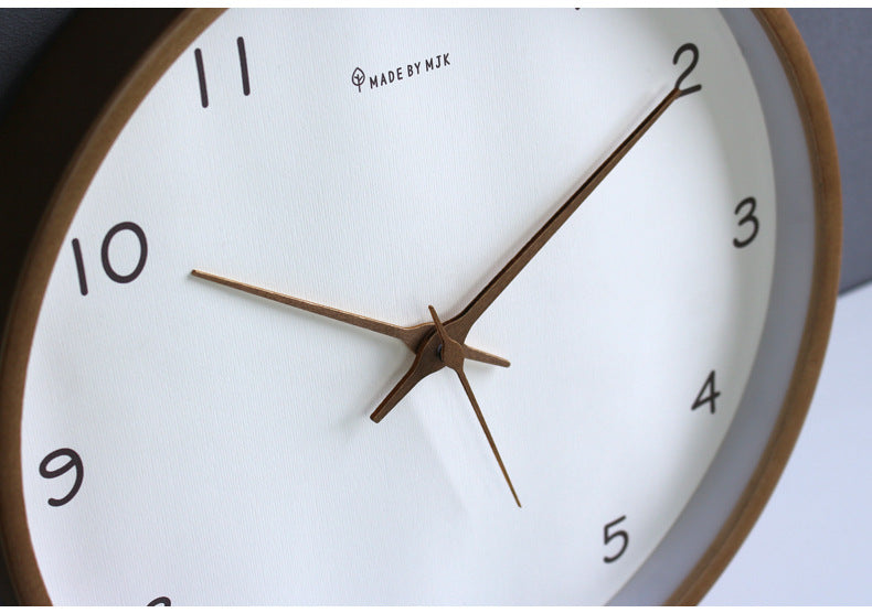 Einfache Massivholz-Analog-Wanduhr für Zuhause