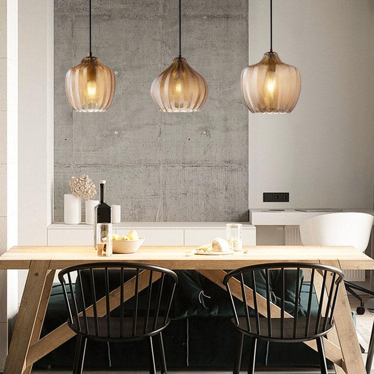 Frendorf | LuxeWave Nordic Glas-Pendelleuchte | Wellenstruktur | 1-Licht Barrel Design | Rauchgrau & Cognac Optionen