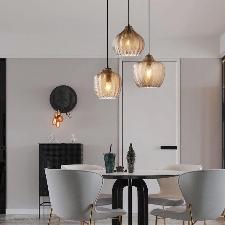 Frendorf | LuxeWave Nordic Glas-Pendelleuchte | Wellenstruktur | 1-Licht Barrel Design | Rauchgrau & Cognac Optionen
