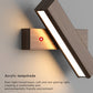 Drehbare Wandlampe mit nordischer Holzmaserung