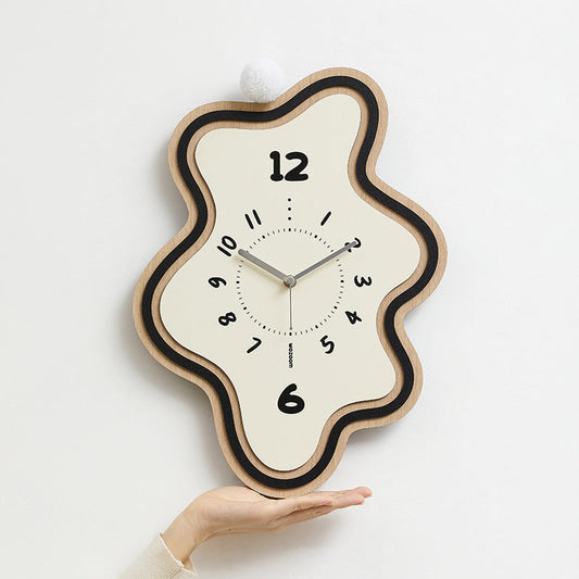 Kreative unregelmäßige Wanddekoration Silent Clock
