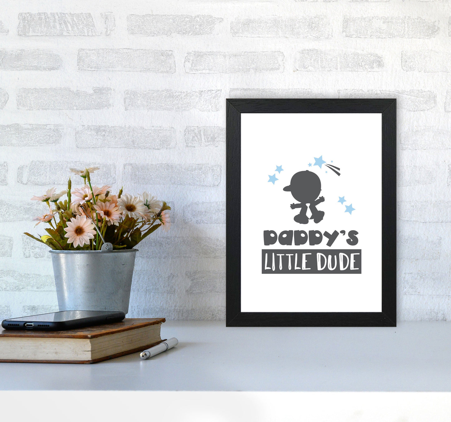 Daddy's Little Dude Gerahmter Kinderzimmer Wandkunstdruck