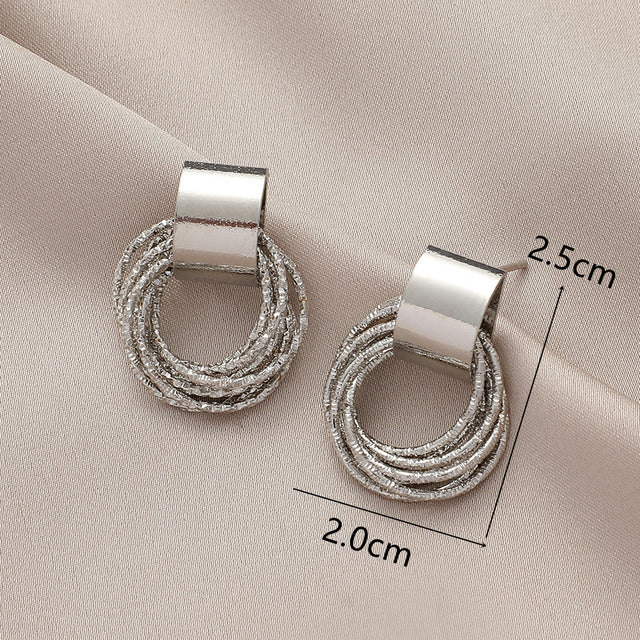 Frendorf | Zauber lobe | Mehrere kleine kreisförmige Ohrstecker für Frauen
