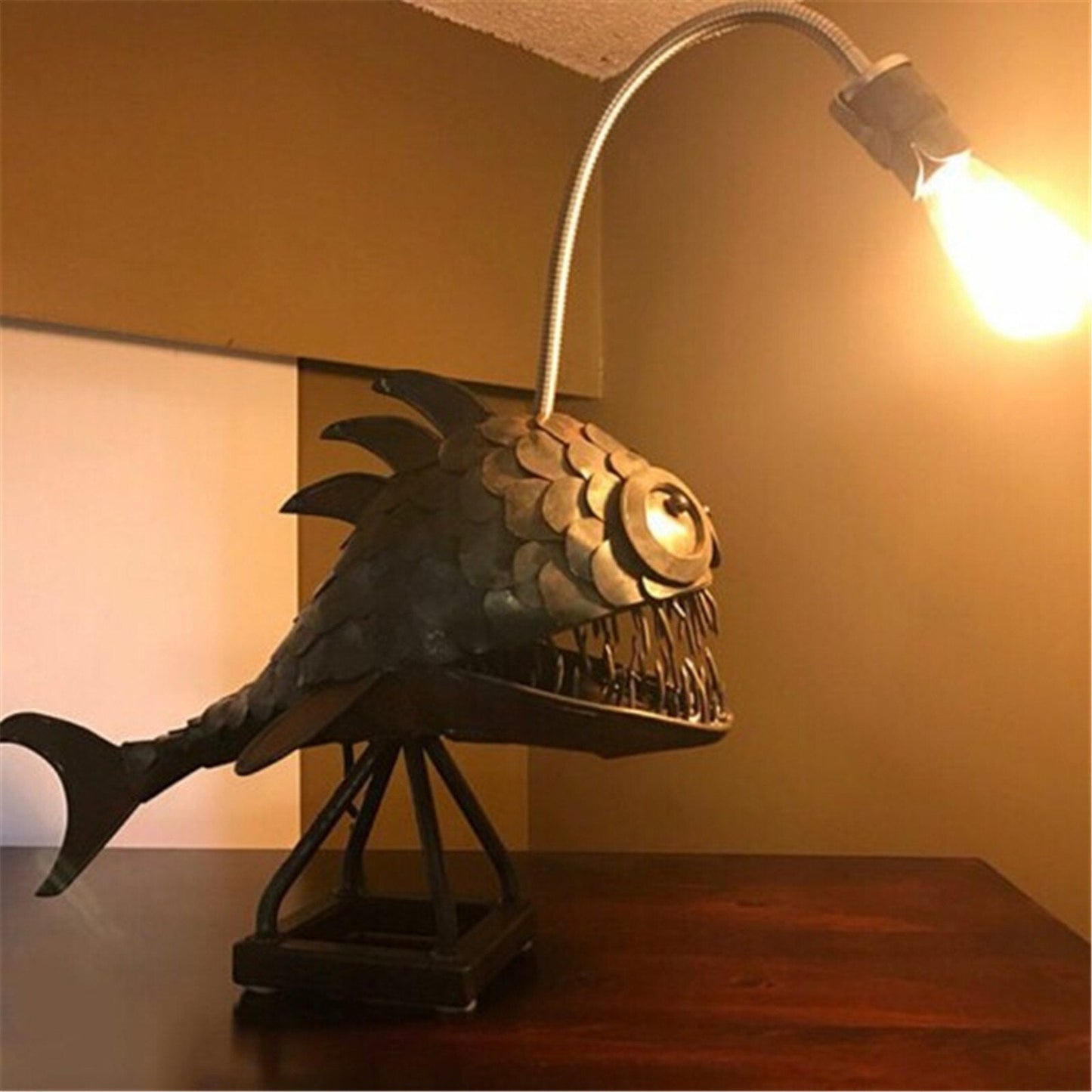 Retro Tischlampe Anglerfischlicht mit flexiblem Lampenkopf Künstlerische Tischlampen für Zuhause Bar Café Wohnkunst Dekorative Ornamente