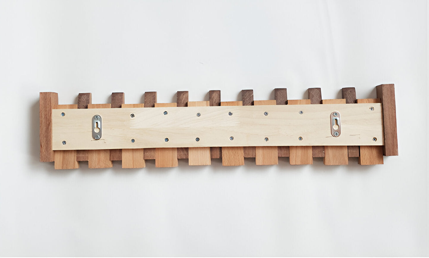 RetroHooks - Holzklavier-Wandregal mit magnetischen Haken
