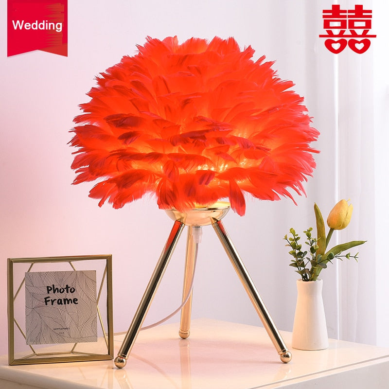Romantische Feder Tischlampe Moderne Nachttischlampe Wohnzimmer Kaffeehaus Dekoration Hochzeit Weihnachtsgeschenk Straußfeder Licht