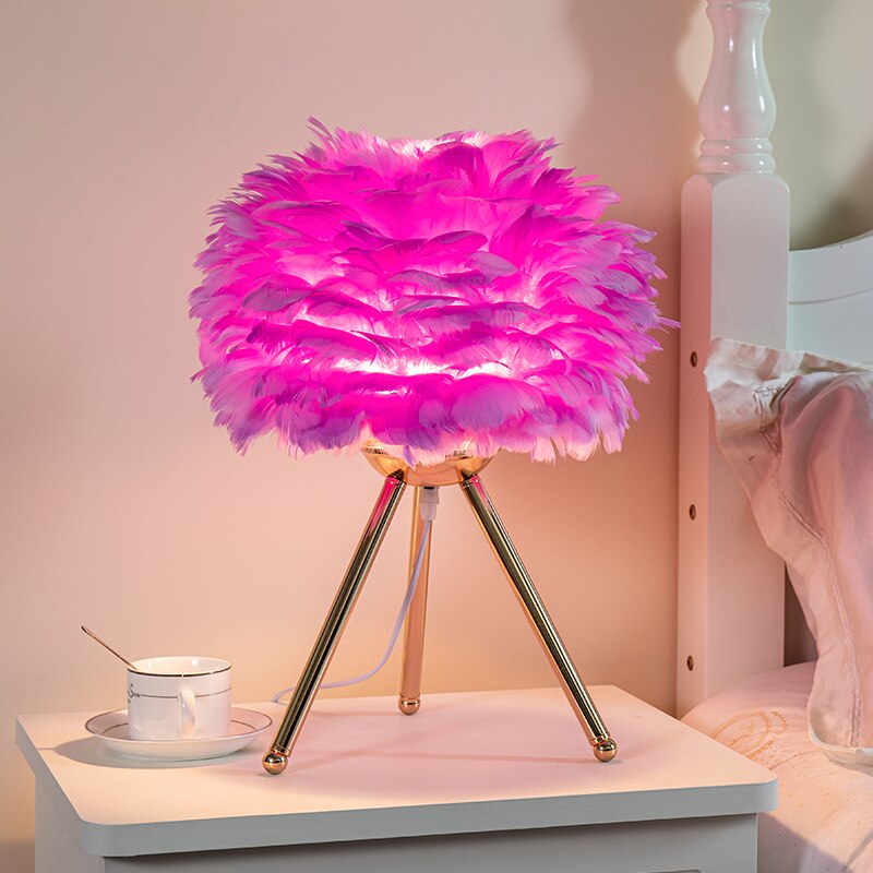 Romantische Feder Tischlampe Moderne Nachttischlampe Wohnzimmer Kaffeehaus Dekoration Hochzeit Weihnachtsgeschenk Straußfeder Licht
