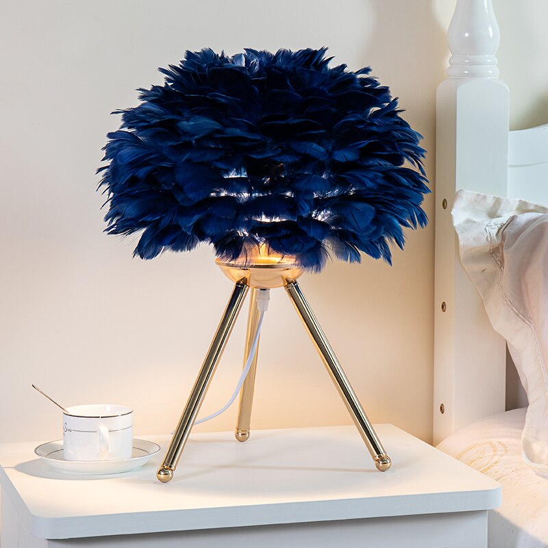 Romantische Feder Tischlampe Moderne Nachttischlampe Wohnzimmer Kaffeehaus Dekoration Hochzeit Weihnachtsgeschenk Straußfeder Licht