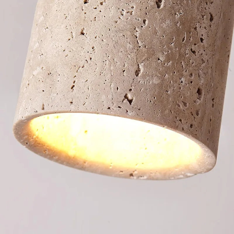 Eingebauter Lustre aus Travertin für Eingangsbereich und Treppe
