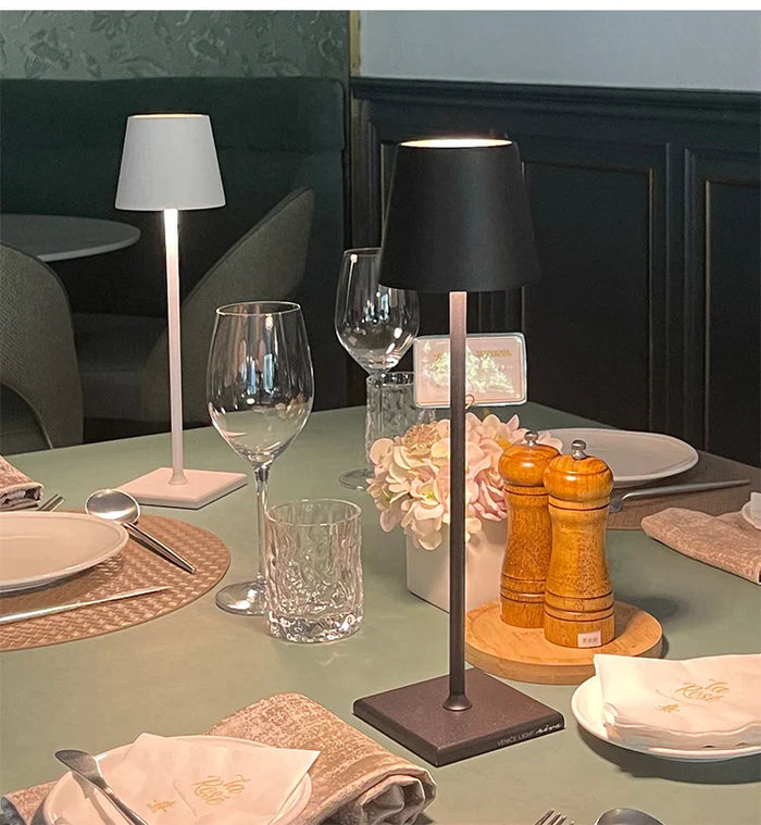 Kabellos | Elegante LED-Tischlampe | Wiederaufladbar, Wasserdicht und Umgebungsbeleuchtung