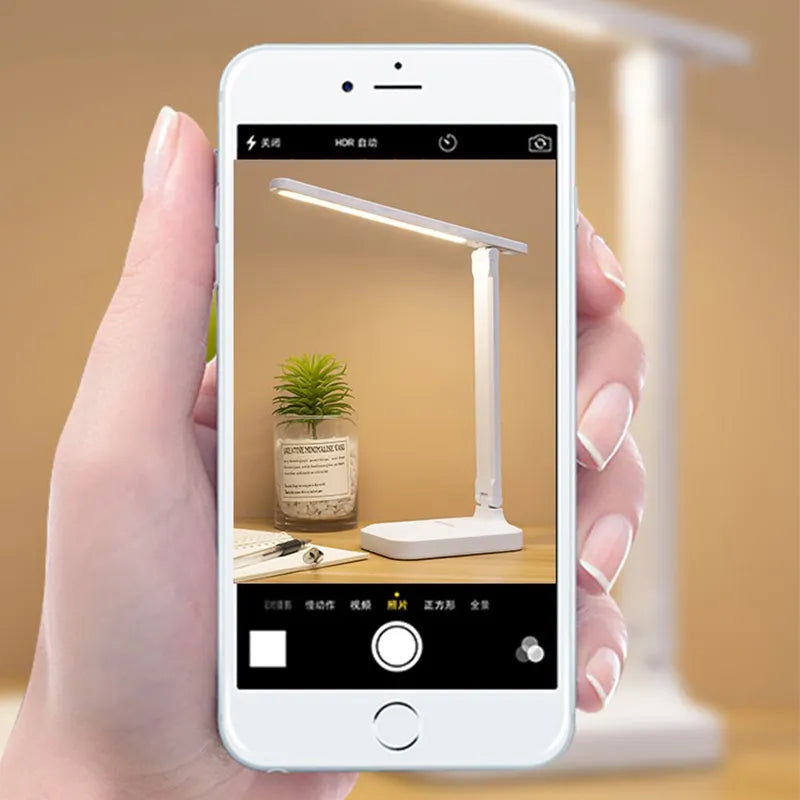Frendorf | IllumaLite LED Tischlampe | Wiederaufladbar 6000mAh | Stufenlos dimmbar | Faltbare Schreibtischlampe mit Touch