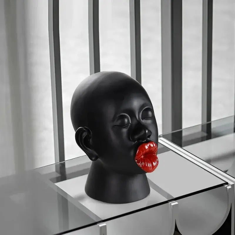 Frendorf | Elegante Frauenskulptur mit schwarzem und rotem Kopf für ein einzigartiges Interior