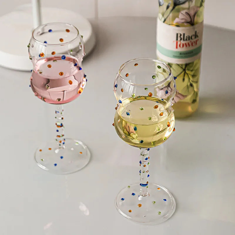 Bunte Punkte Weinglas