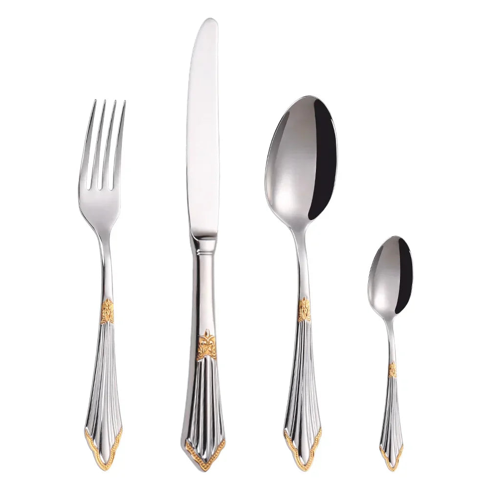 Elegantes Besteckset im goldenen Design