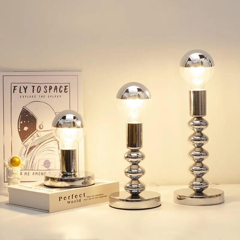 Frendorf | LumiSphere – Moderne Tischlampe mit Schirm aus Spiegelglas