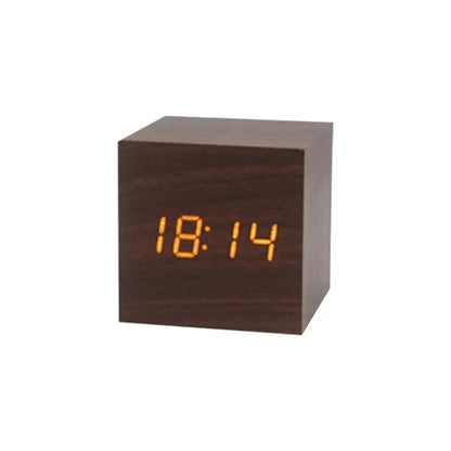 Frendorf | Hölzerner LED-Wecker mit Temperaturanzeige, digitaler Uhrzeit-Anzeige und minimalistischem Design – Perfekt für Schlafzimmer und Büro