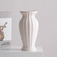 Frendorf | Vasea Nordic Große Keramikvase | Minimalistische Trockenblumenvase | Tisch- & Wohnzimmereinrichtung für Blumenarrangements