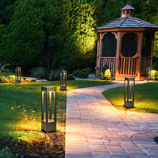 Frendorf | SolaraNova Solarbetriebene Säulenlampe | Nachhaltige Gartenbeleuchtung | LED Außenleuchte | Wetterfest | Solarbetriebene Lichtquelle für Terrasse & Garten