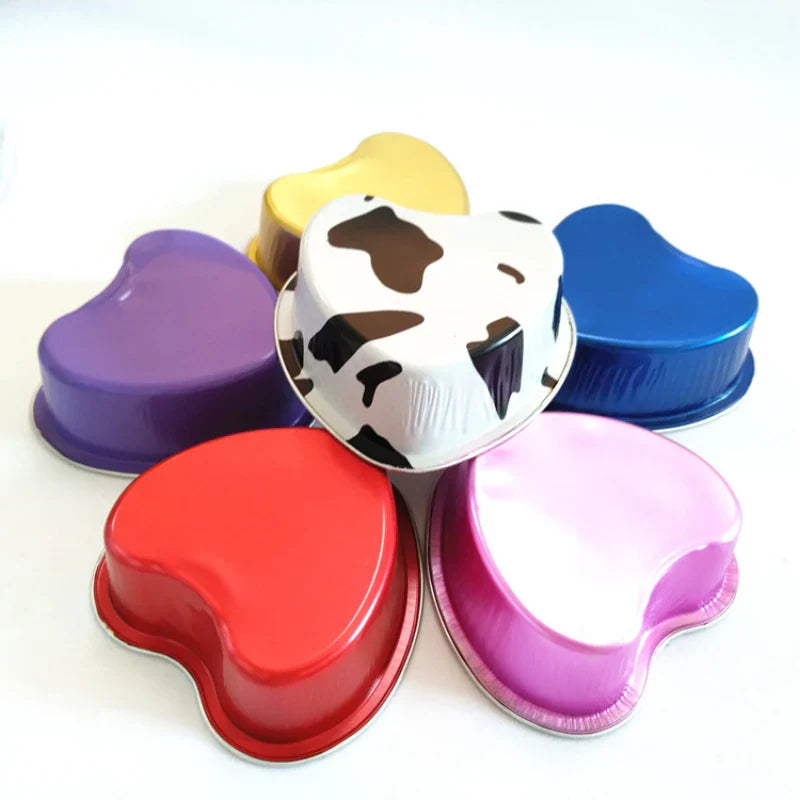 50 Stück 100 ml Aluminium Puddingbecher aus Alufolie mit Deckel - Herzförmige Einweg Mini Mousse Cupcake Behälter Backformen