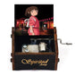 Neueste Design Anime Howl's Moving Castle Musikthema Antik geschnitzte Holz Handkurbel Musikbox Kinderspielzeug Weihnachtsgeschenk