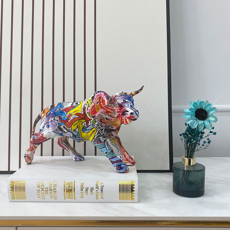 Graffiti-Malerei Harz Bull Figuren Home Wohnzimmer Schlafzimmer Büro Desktop Feng Shui Ornamente Sammlung Statuen