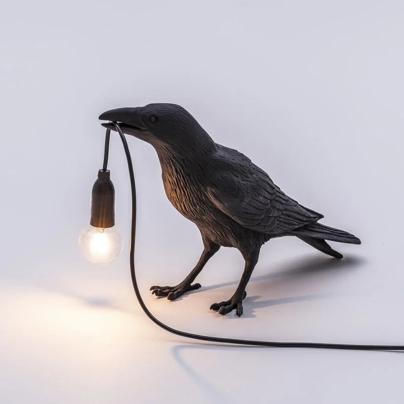 Frendorf | Moderne Lucky Bird Tischlampe – Kreatives Harz Tierdesign für Schlafzimmer und Wohnzimmer