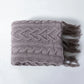 Frendorf | HeartKnit Kuscheldecke aus Chenille | Strickdesign | Für Bett & Sofa | Weich & Gemütlich