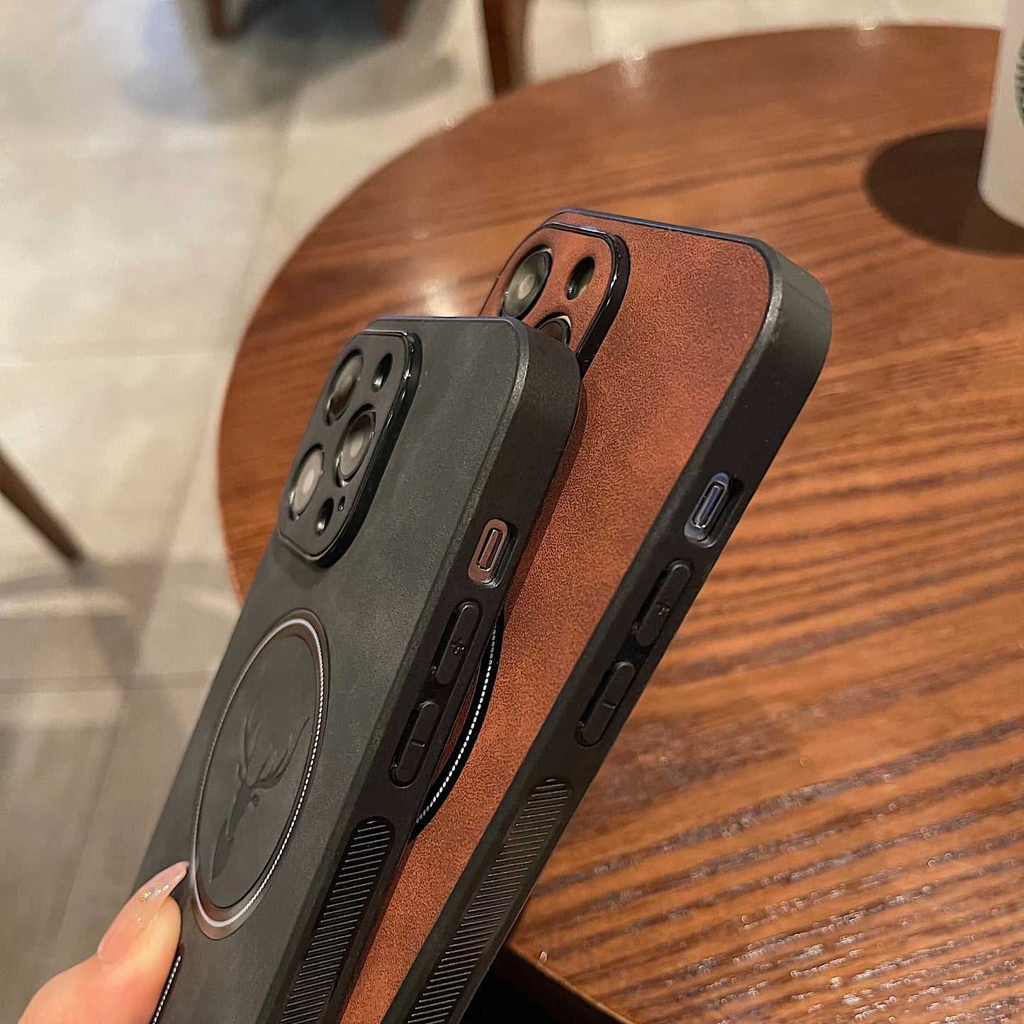 Frendorf | Luxus Hirschleder Apple iPhone Hülle | Magnetische Handyhülle, Kabellose Case, MagSafe, Wireless-Laden, Schutzhülle, Cover iPhone 15, 14, 13 Pro Max Plus