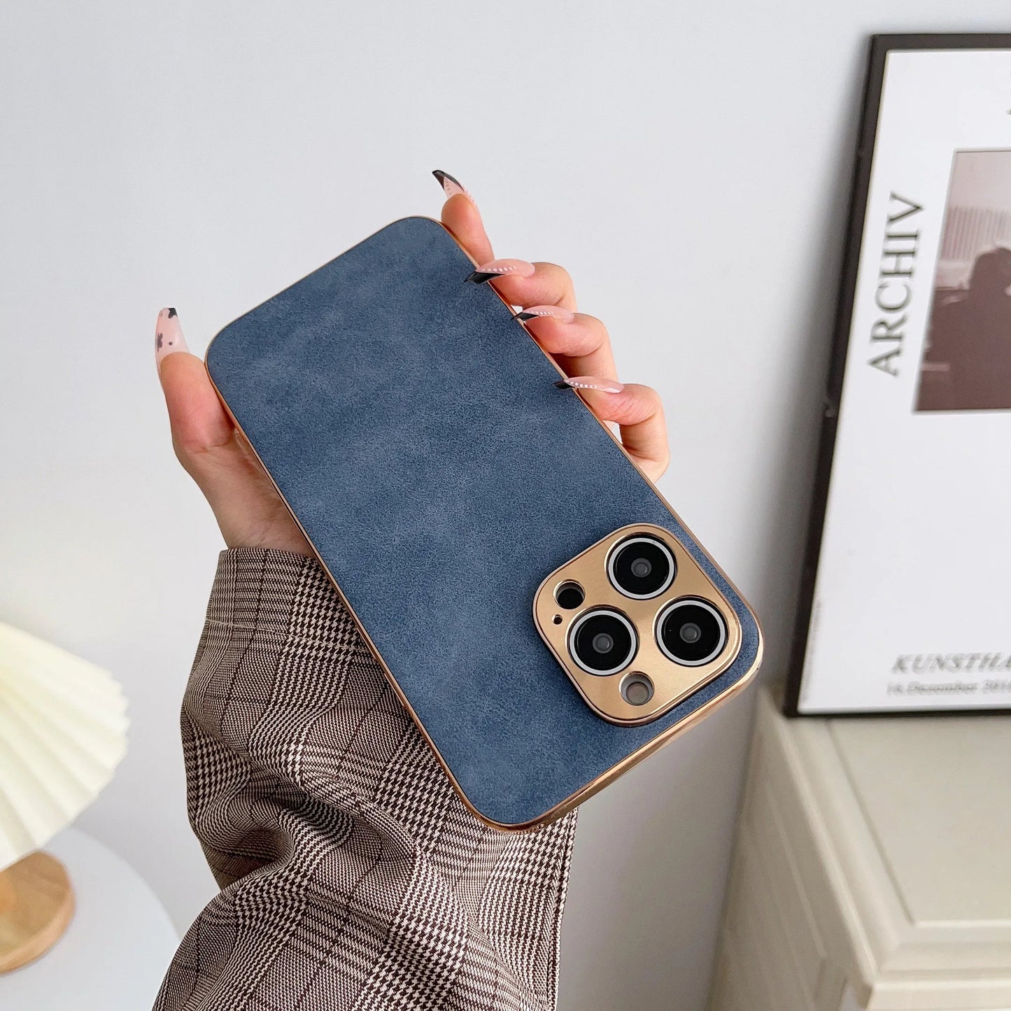 Frendorf | Leder Premium MagSafe Apple iPhone Hülle mit galvanisiertem Rahmen | Goldener Rahmen Case, Kameraschutz - Schutzhülle für iPhone 15, 14 Pro Max Plus