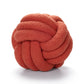 Gooi Kissen - Cozy - Handgeknoteter Ball - Lammfell