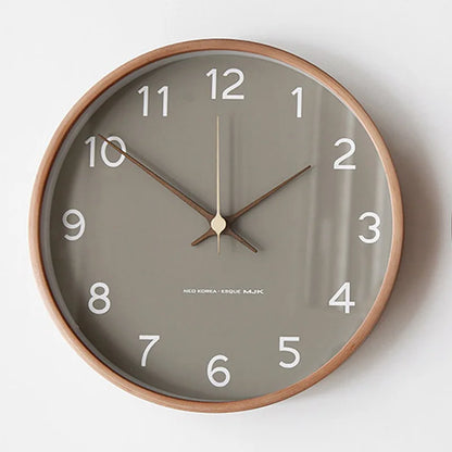 Wanduhr aus Holz und Glas