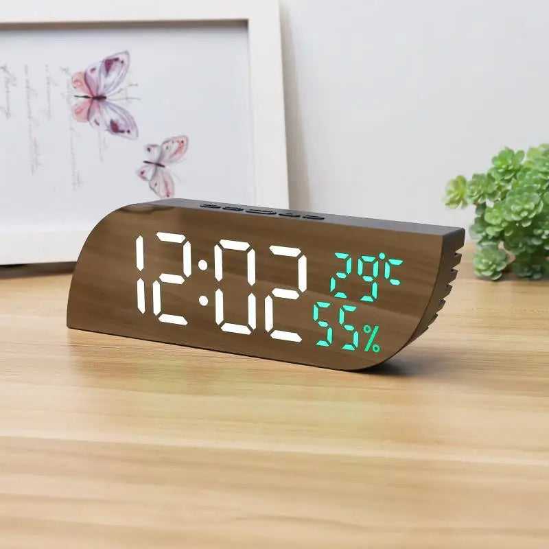 LED Digitalwecker mit Doppelanzeige & unbegrenztem Snooze