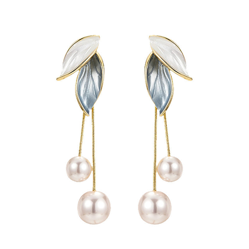 Frendorf | Blattanhängerohrringe mit Perlen in Gold