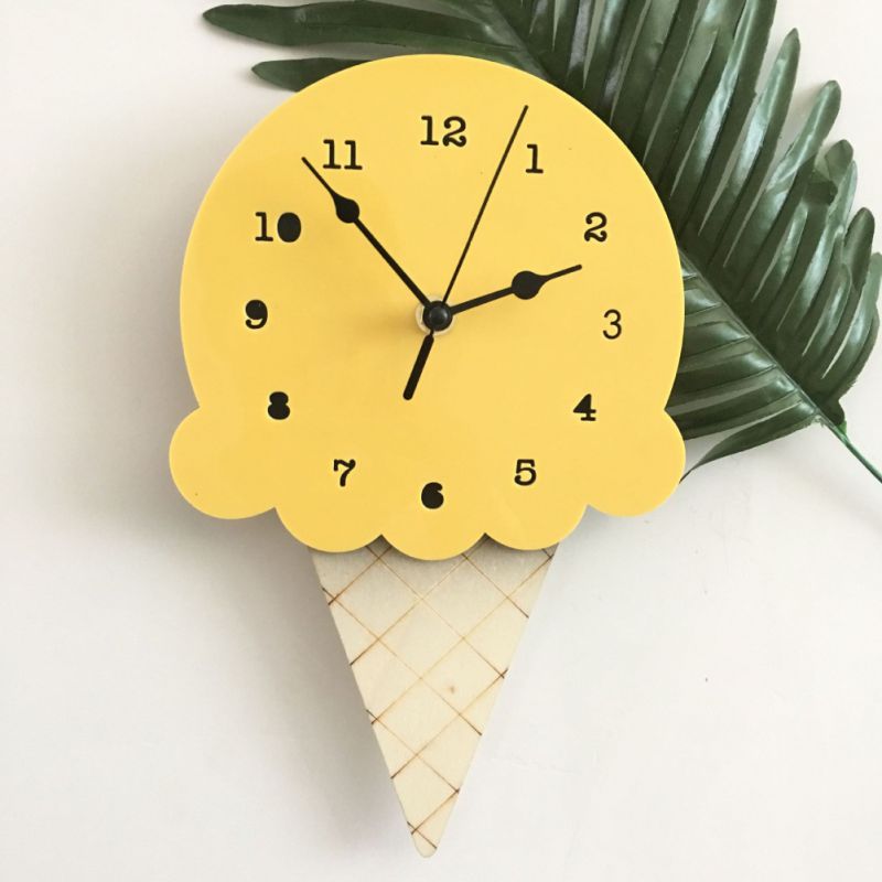 Frendorf | FrostTime Isformet Wanduhr – Lustiges und Verspielt Design für Kreative Räume