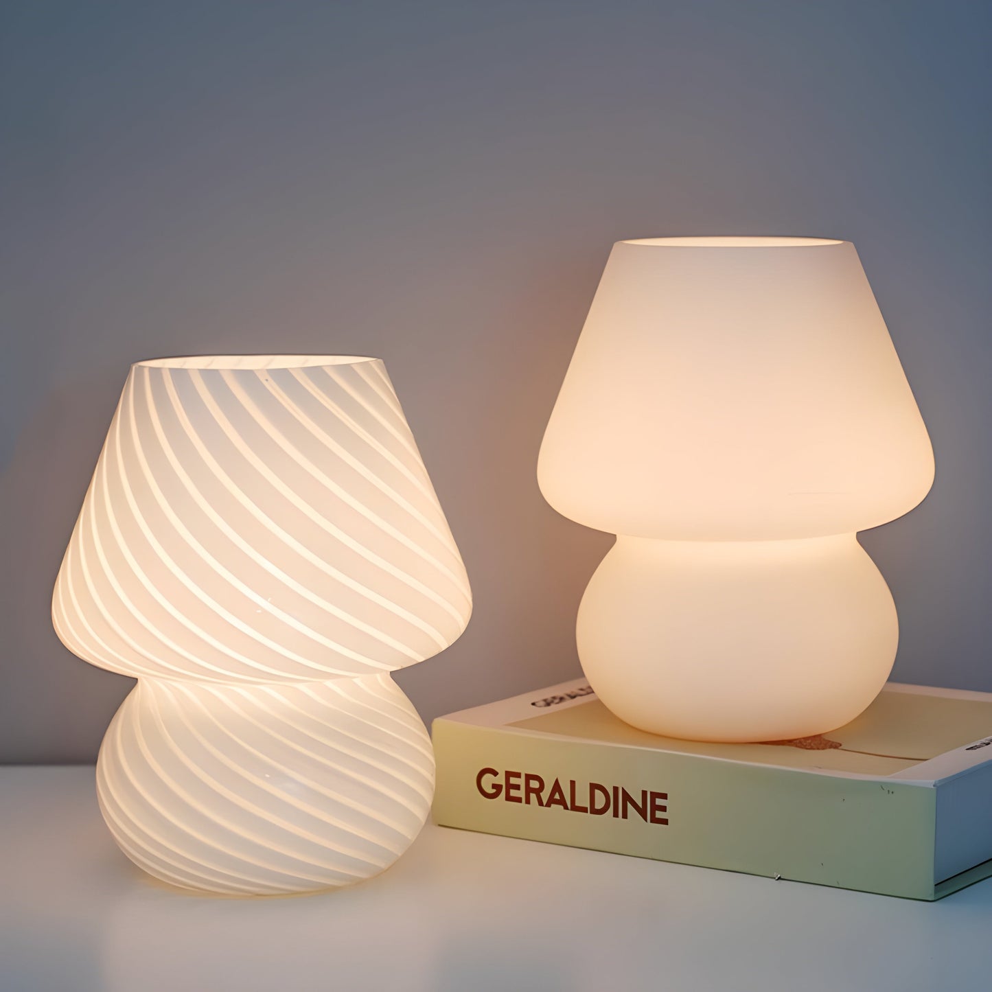Ätherisch Glow - Kleine Glaspilz-Tischlampe