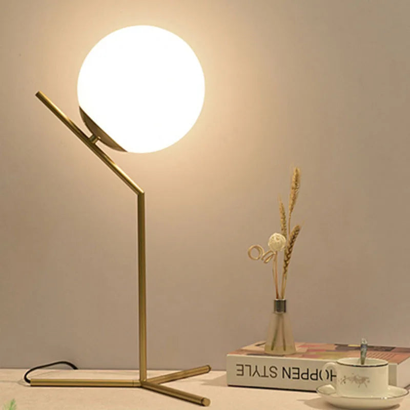 Frendorf | CozyGlow Elegante Tischlampe – Warme LED Beleuchtung für Gemütlichkeit und Stil