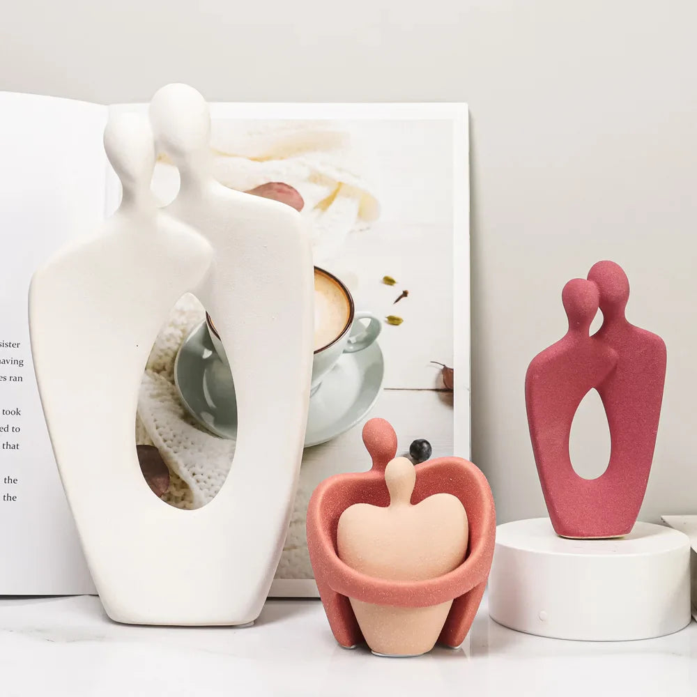 Neueste nordische Einfacher Stil Liebes Skulpturen Keramik Paar Statuen Süße Umarmungs Figuren Körnige Oberfläche Geschenk Für Geburtstag Hochzeit