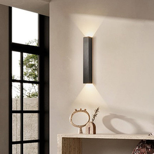 Frendorf | BeamLuxe – Schlanke Outdoor-Lampe für zeitgenössische Räume