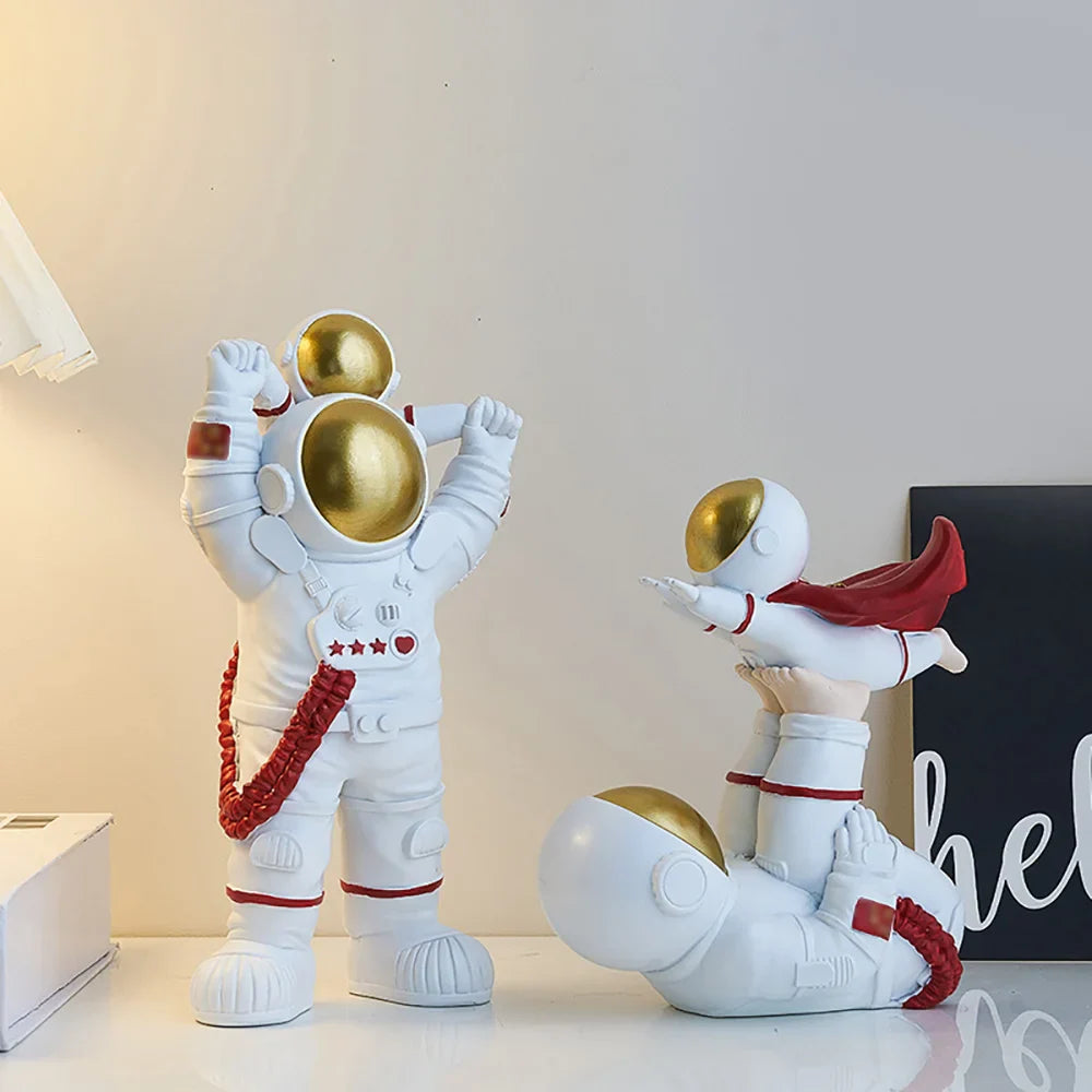 Heimdekor Moderne Wohnzimmer Schreibtischdekoration Zubehör Einfache Vater und Sohn Astronaut Figurine Süße Harz Einrichtung Handwerk