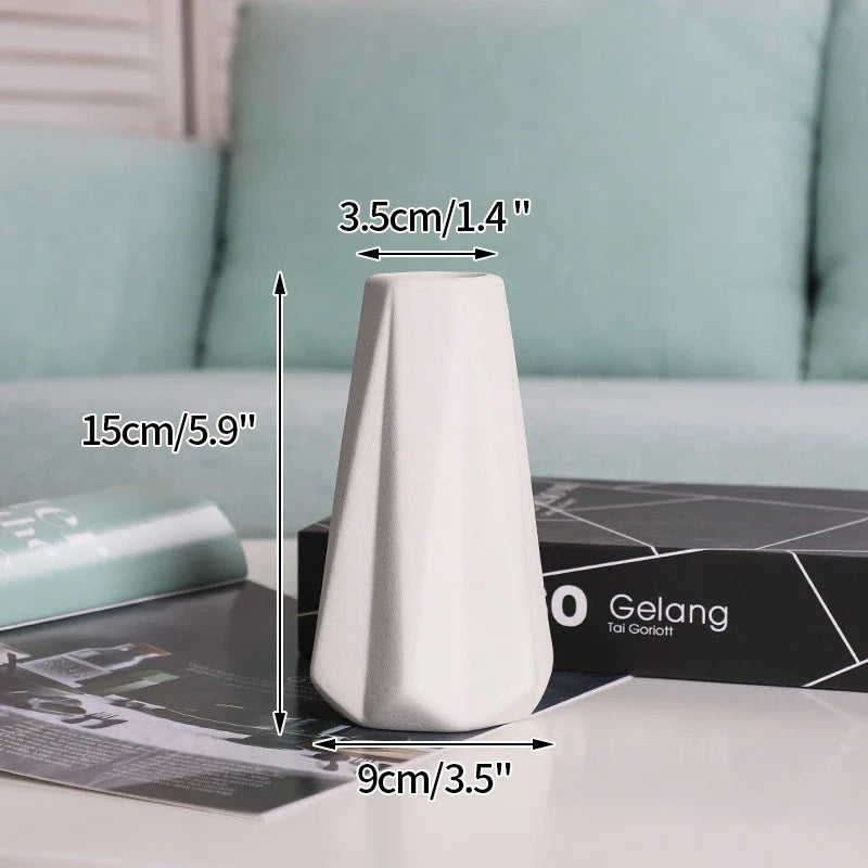 Minimalistische Keramik Blumenvase