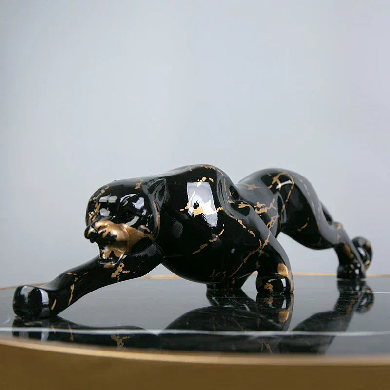 Eleganter Jaguar Steinbildhauer