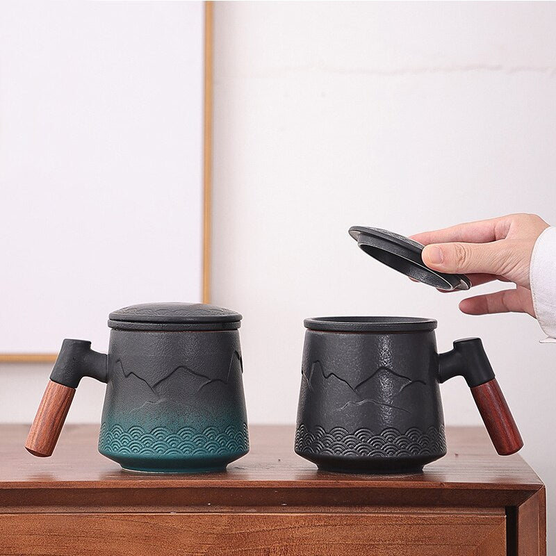 Keramische Teetasse mit Infuser und Deckel