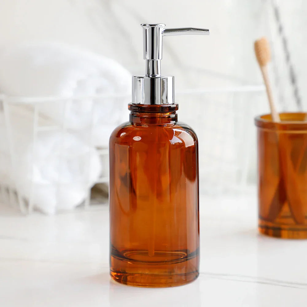 Frendorf | AquaSet Glas Badezimmer-Set | 4-teilig | Elegantes Apotheker-Design | Seifenspender, Zahnbürstenhalter & Zubehör