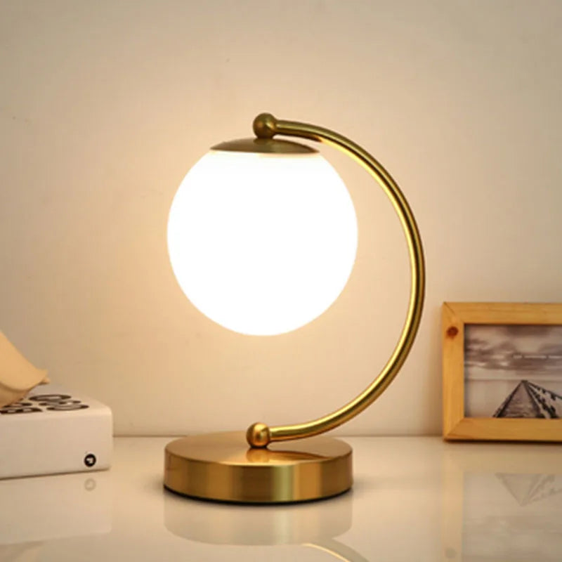 Frendorf | CozyGlow Elegante Tischlampe – Warme LED Beleuchtung für Gemütlichkeit und Stil